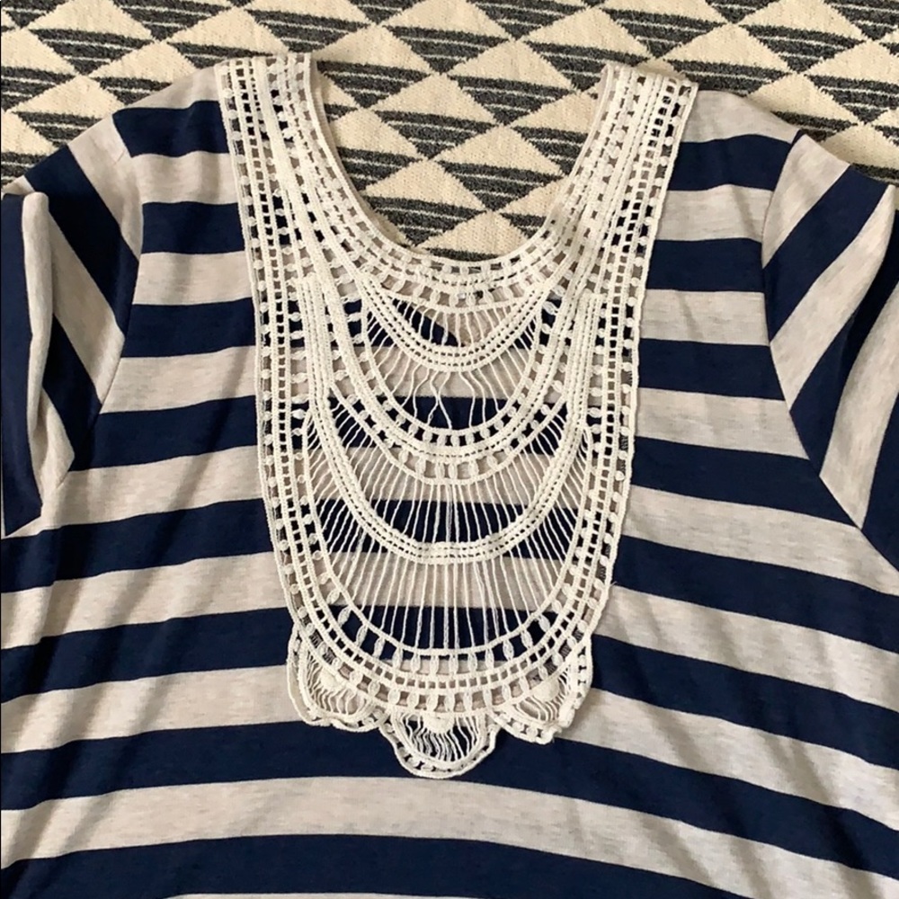 Mystree brand poncho (with sleeves) - Picture 2 of 6